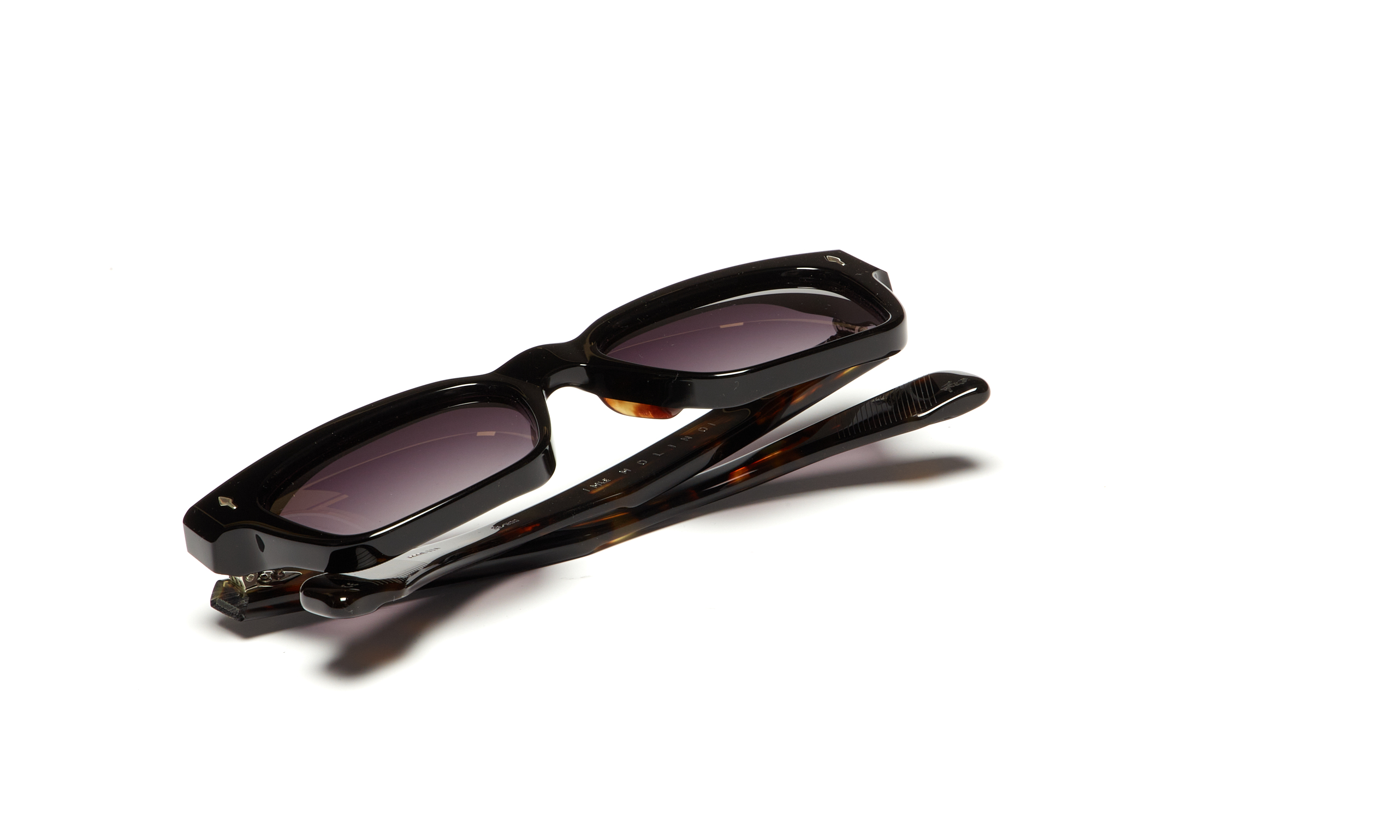 Jacques Marie Mage Molino 51 • Noir 11 • specs.berlin